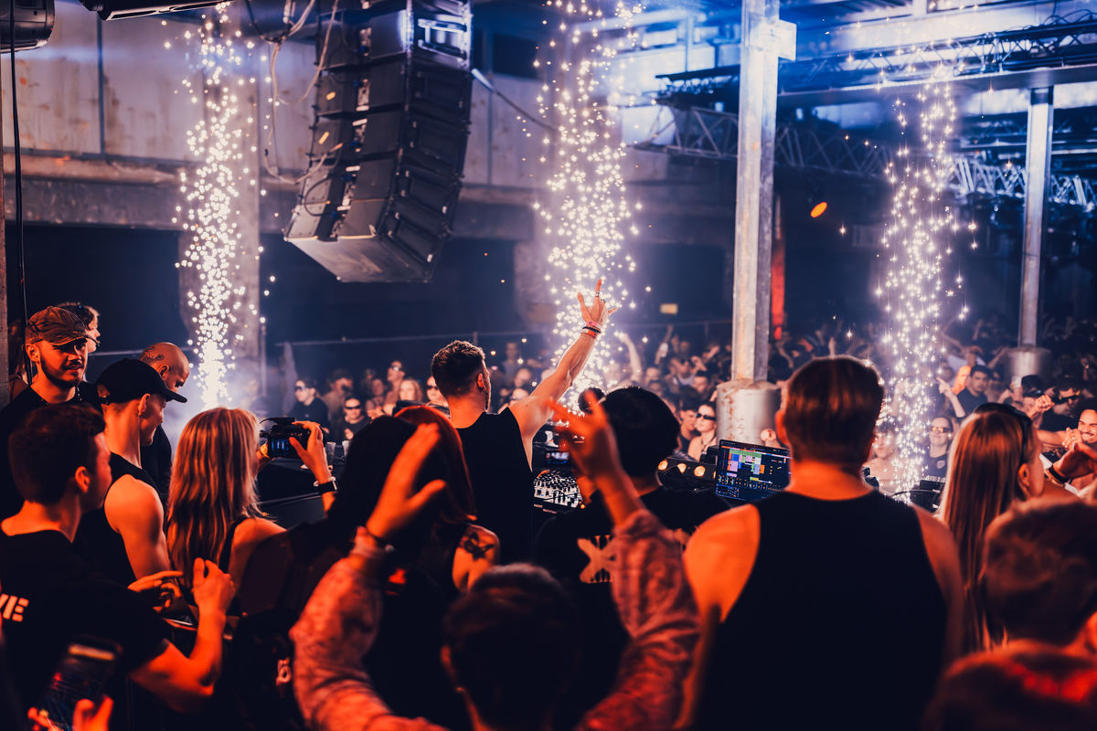 Loading... just a sec